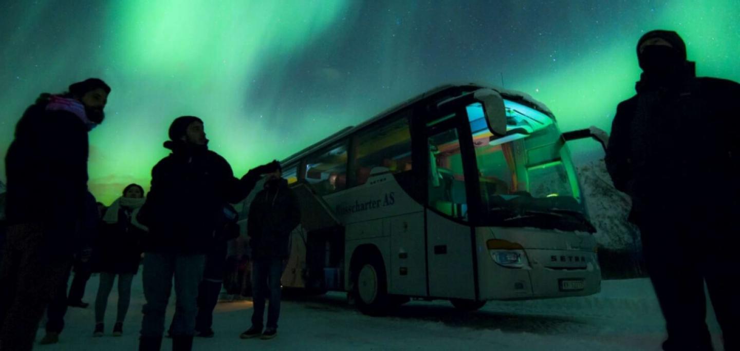 Northern lights chase by bus from Tromsø with NorthernShots Tours